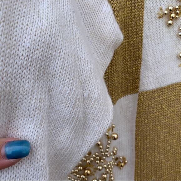 Vintage 90s Maurada white gold metallic knit tunic sweater gold bead snowflake - Picture 8 of 9